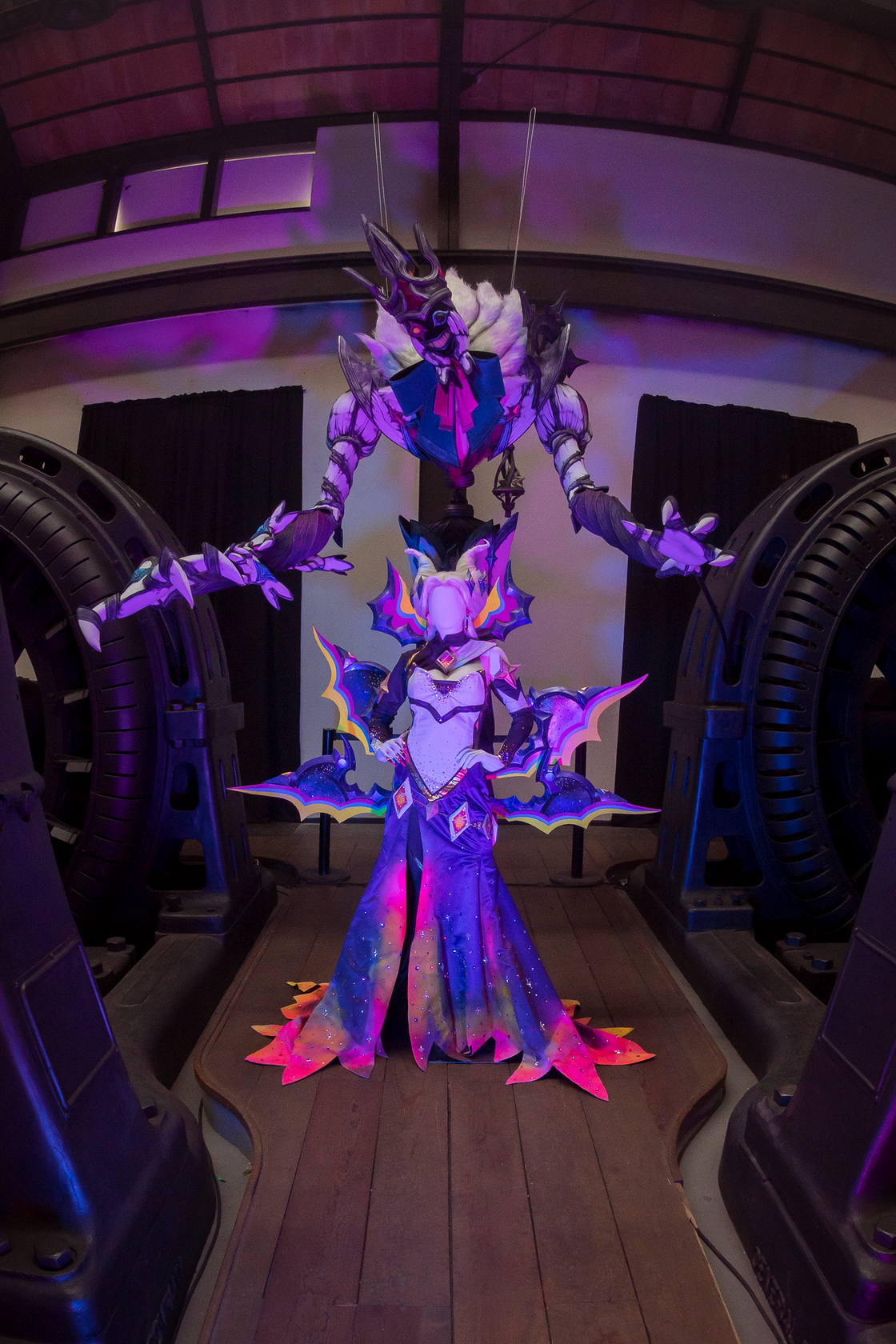 riot-games-worlds-2022-mexico-city-watch-party-morgana-fiddlesticks-cosplay