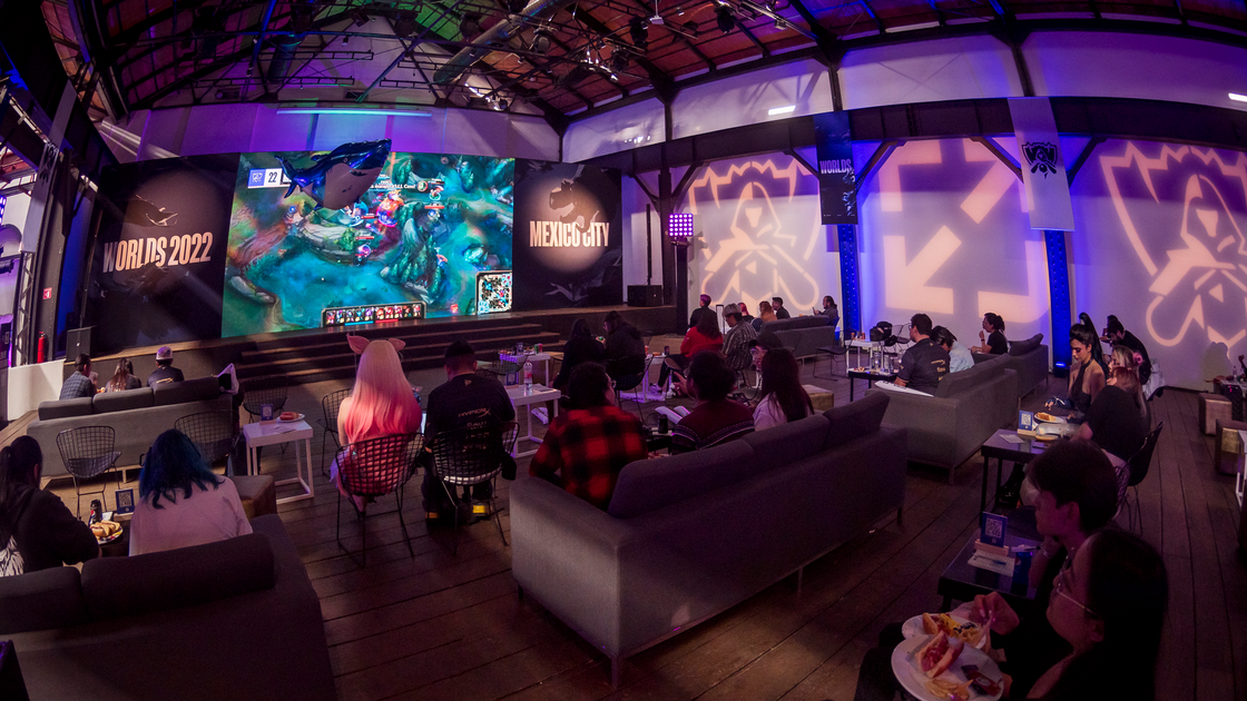 riot-games-worlds-2022-mexico-city-watch-party-isurus-shark-mascot-balloon